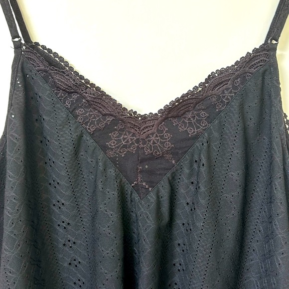 3/$15. SHEIN Curve Sleeveless Spaghetti Strap Tank Top. Size 1XL - Picture 4 of 7